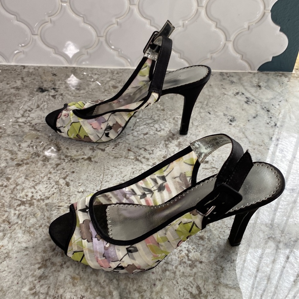 Michael Angelo floral heals